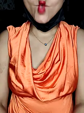 Snapshot of Horny_Shalu chatting on October 19, 6:21 pm Horny Shalu online show from October 19, 6:21 pm