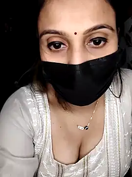 Snapshot of Horny_Shalu chatting on October 17, 7:04 pm Horny Shalu online show from October 17, 7:04 pm