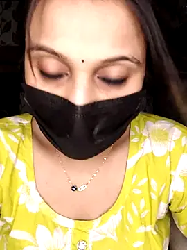 Snapshot of Horny_Shalu chatting on October 18, 7:38 pm Horny Shalu online show from October 18, 7:38 pm
