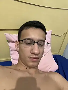 Snapshot of safadezanunes2 chatting on September 17, 3:30 am safadezanunes2 online show from September 17, 3:30 am