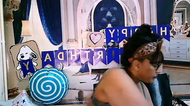 Snapshot of IndiaBlackPanther chatting on February 15, 7:02 pm IndiaBlackPanther online show from February 15, 7:02 pm