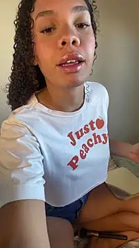 Snapshot of GoddessFreeIvy chatting on May 5, 2:20 pm GoddessFreeIvy online show from May 5, 2:20 pm