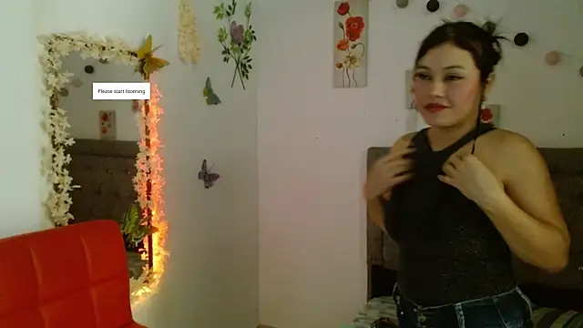 Snapshot of Meriilyn_Monroe724 chatting on October 20, 5:35 pm Meriilyn Monroe724 online show from October 20, 5:35 pm