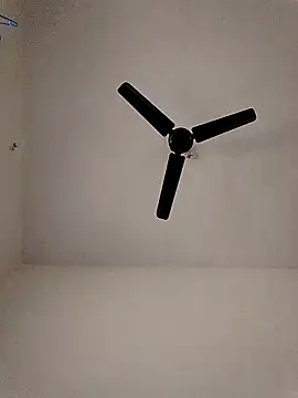 Snapshot of shreyas79 chatting on October 6, 8:37 am shreyas79 online show from October 6, 8:37 am