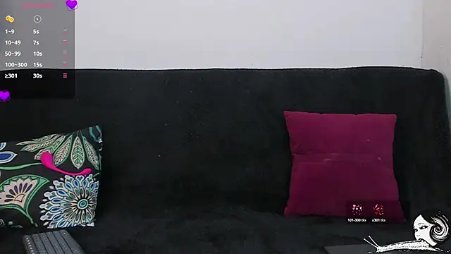Snapshot of Britney_Rose chatting on June 29, 6:20 am Britney Rose online show from June 29, 6:20 am