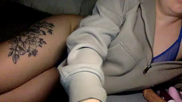Izzy not so innocent online show from November 15, 10:14 pm