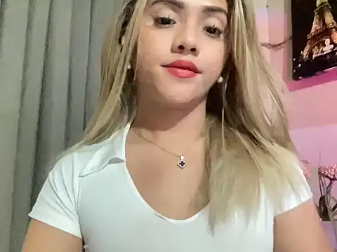 Snapshot of calimonroe chatting on February 22, 10:00 pm calimonroe online show from February 22, 10:00 pm