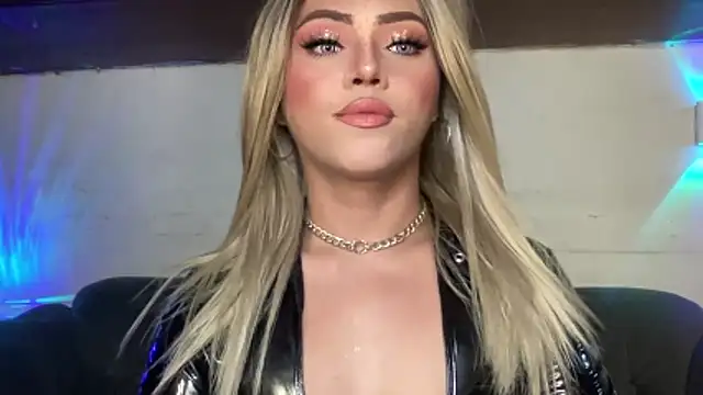 Snapshot of calimonroe chatting on October 23, 6:28 pm calimonroe online show from October 23, 6:28 pm