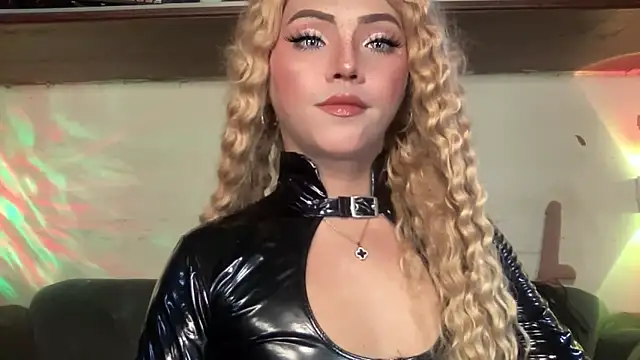 Snapshot of calimonroe chatting on October 25, 7:14 pm calimonroe online show from October 25, 7:14 pm