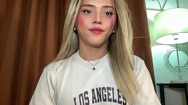 Snapshot of calimonroe chatting on October 6, 3:29 am calimonroe online show from October 6, 3:29 am