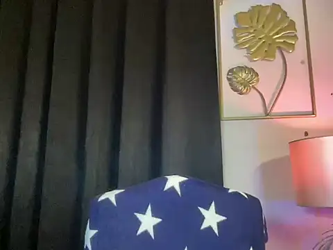 Snapshot of calimonroe chatting on March 19, 8:25 am calimonroe online show from March 19, 8:25 am