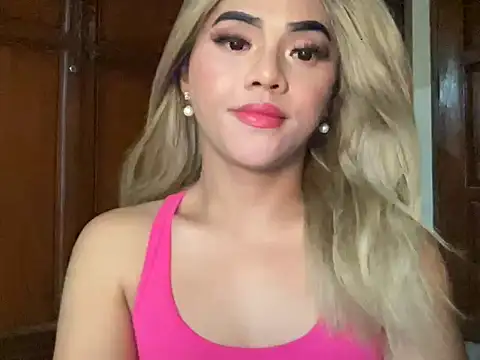 Snapshot of calimonroe chatting on April 18, 9:37 pm calimonroe online show from April 18, 9:37 pm