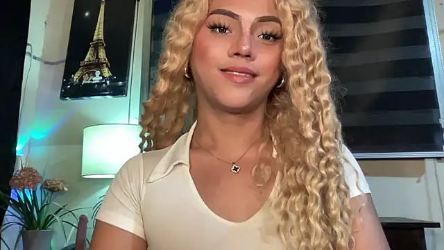 Snapshot of calimonroe chatting on October 11, 8:32 pm calimonroe online show from October 11, 8:32 pm