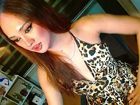 Queen yasii 88 online show from April 18, 5:15 pm