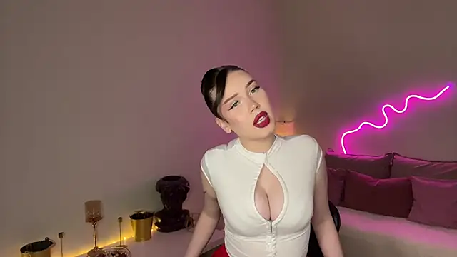 Snapshot of mistress_of_hearts chatting on June 3, 6:45 pm mistress of hearts online show from June 3, 6:45 pm