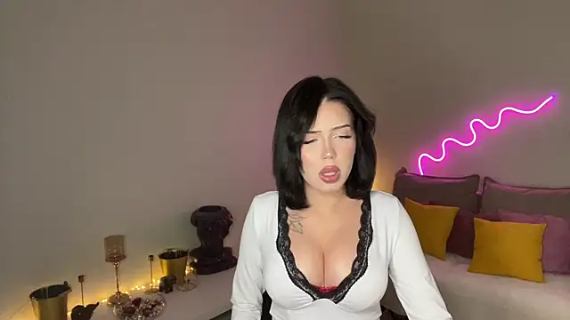 Snapshot of mistress_of_hearts chatting on May 15, 7:34 pm mistress of hearts online show from May 15, 7:34 pm