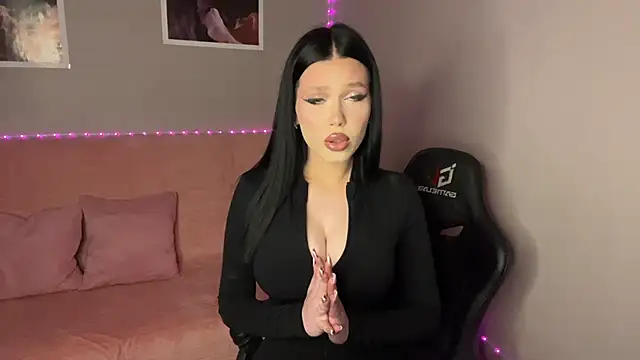 Snapshot of mistress_of_hearts chatting on September 28, 4:58 pm mistress of hearts online show from September 28, 4:58 pm