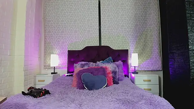 Snapshot of Zamara_Kleii chatting on November 15, 5:22 am Zamara Kleii online show from November 15, 5:22 am