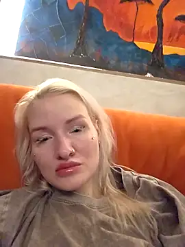 KateMonroe online show from May 10, 10:44 pm