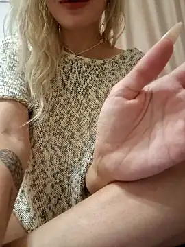 Snapshot of KateMonroe chatting on October 13, 9:16 pm KateMonroe online show from October 13, 9:16 pm