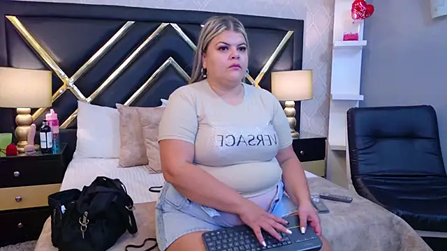 KiimBrooks online show from October 26, 11:10 am