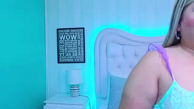 KiimBrooks online show from October 11, 11:00 am