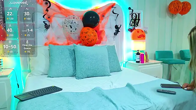 KiimBrooks online show from October 25, 11:31 am