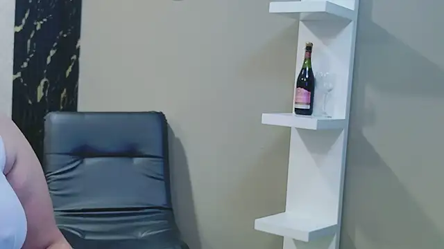 KiimBrooks online show from February 8, 10:57 am