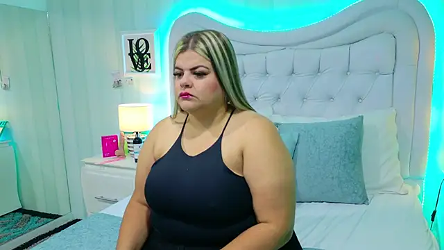 KiimBrooks online show from October 18, 11:01 am