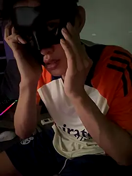 boyhigh1997 online show from November 14, 7:45 am