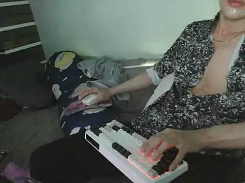 boyhigh1997 online show from October 21, 7:52 am