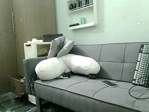boyhigh1997 online show from May 15, 2:26 pm