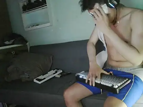 boyhigh1997 online show from April 14, 11:21 pm