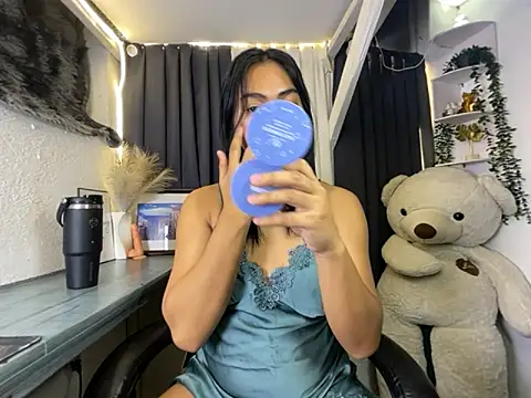 Snapshot of Sweetasian_cum chatting on September 17, 4:31 pm Sweetasian cum online show from September 17, 4:31 pm