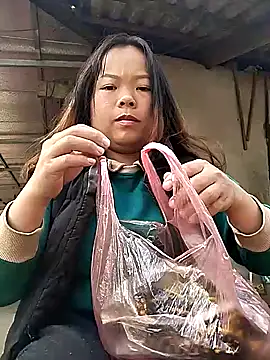 Snapshot of Rioo122 chatting on December 3, 2:23 am Rioo122 online show from December 3, 2:23 am