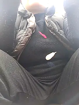 Snapshot of Rioo122 chatting on November 21, 6:01 am Rioo122 online show from November 21, 6:01 am