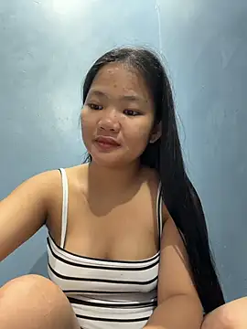 Snapshot of princess_janine chatting on June 19, 9:37 am princess janine online show from June 19, 9:37 am