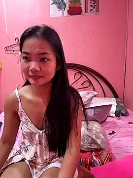 Snapshot of princess_janine chatting on October 10, 1:17 am princess janine online show from October 10, 1:17 am