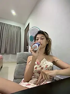 Snapshot of bimwet189 chatting on December 5, 4:16 pm bimwet189 online show from December 5, 4:16 pm