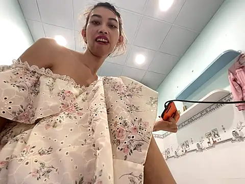 Snapshot of bimwet189 chatting on November 23, 2:10 am bimwet189 online show from November 23, 2:10 am