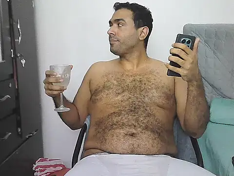 morenocabro10 online show from March 3, 6:37 pm