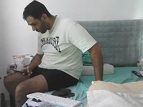 morenocabro10 online show from April 21, 5:08 pm