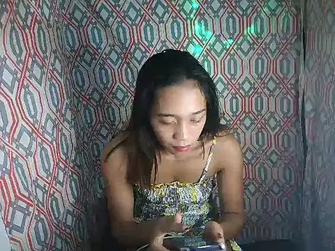 Snapshot of Virgen_christine01 chatting on November 19, 12:43 am Virgen christine01 online show from November 19, 12:43 am