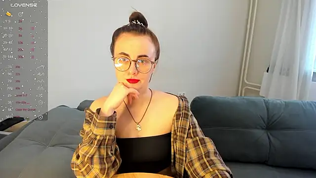 MewStella online show from March 8, 5:33 am