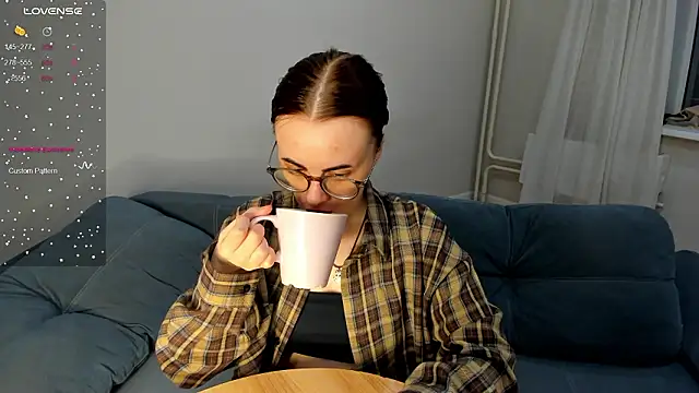 MewStella online show from March 21, 5:50 pm