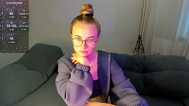 MewStella online show from October 2, 9:45 am