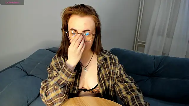 MewStella online show from March 27, 5:58 pm