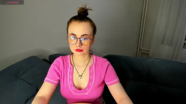 MewStella online show from April 6, 11:17 pm