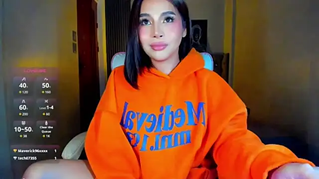 LauraLoove online show from July 29, 11:53 am