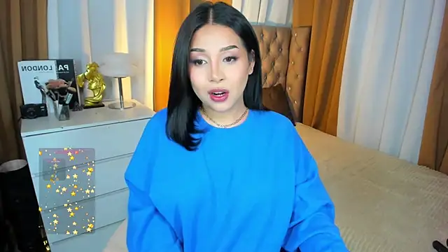 Snapshot of LauraLoove chatting on October 12, 4:08 pm LauraLoove online show from October 12, 4:08 pm